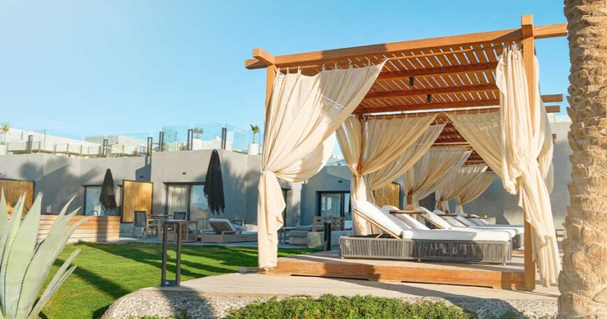 Pérgolas de aluminio para jardines y piscinas hechas por PROMEI