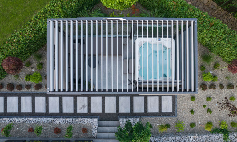 Aluminio y verano: cuando el material también sabe resistir al calor