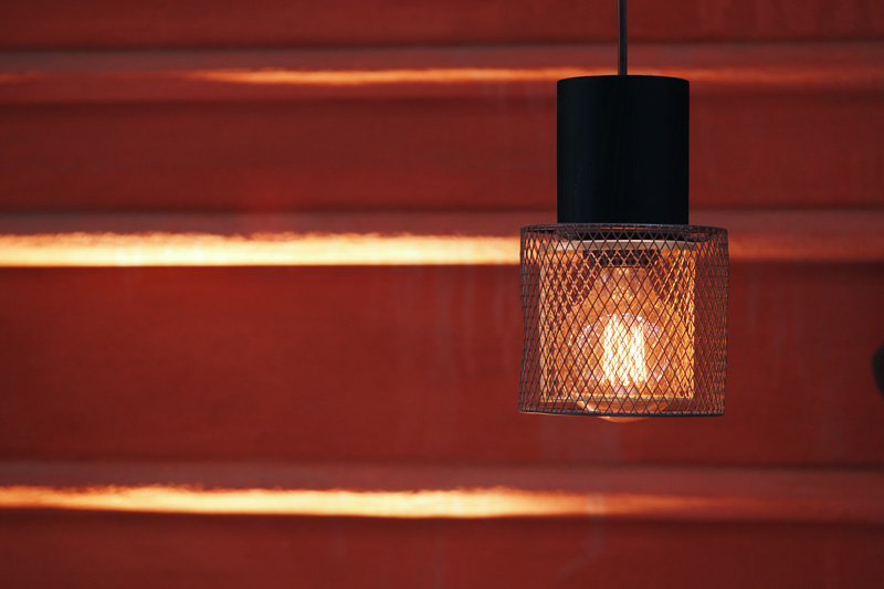 Lacado en pieza para iluminación