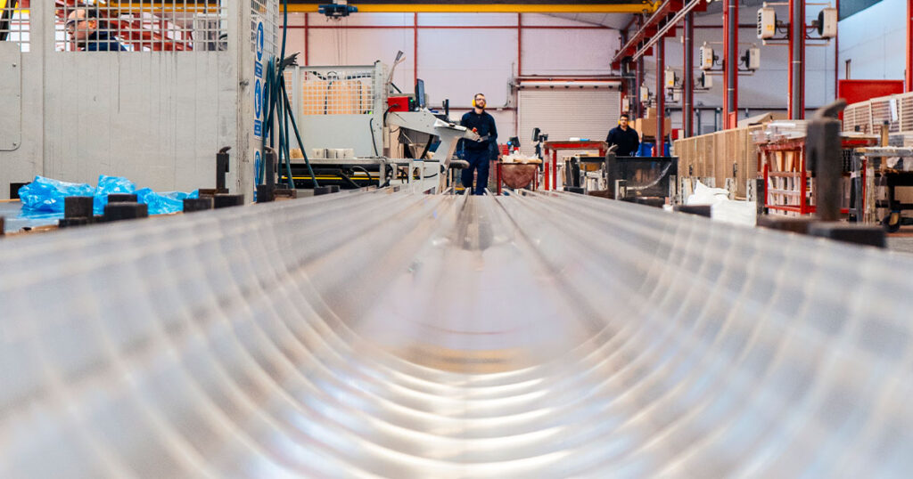 Mecanizado de perfiles largos PROMEI